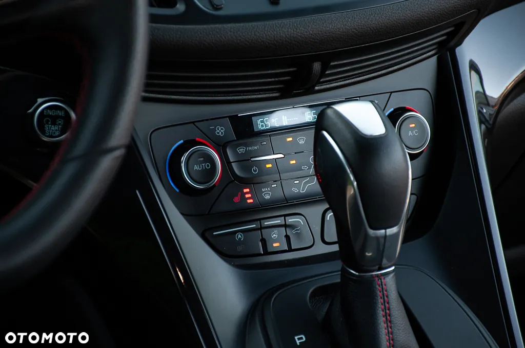 Ford Kuga 2.0 EcoBoost 4x4 ST-Line - 34