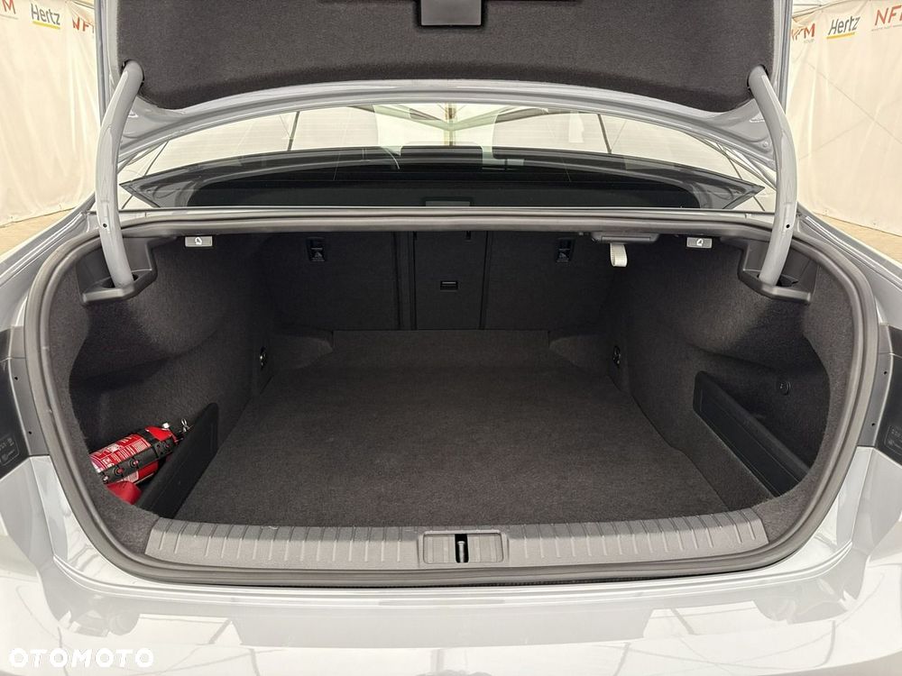 Volkswagen Passat - 20