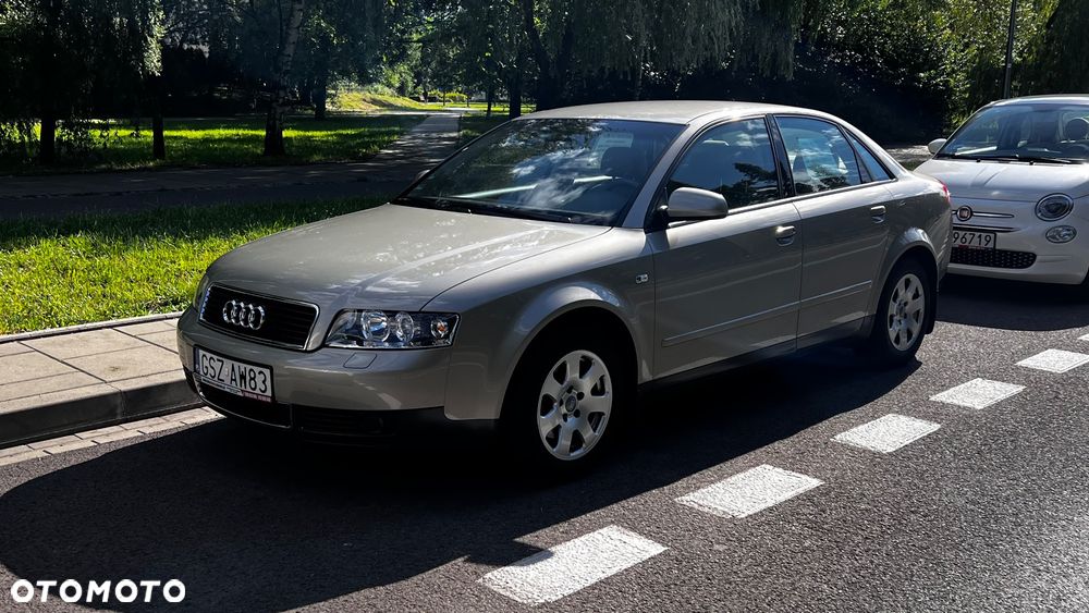 Audi A4 Limousine - 4