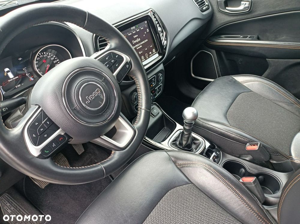 Jeep Compass - 12