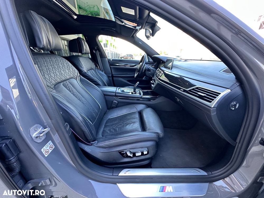 BMW Seria 7 745e - 26