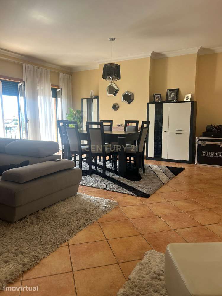 Apartamento T4+1 Único no Centro da Marinha Grande - Grande imagem: 2/60