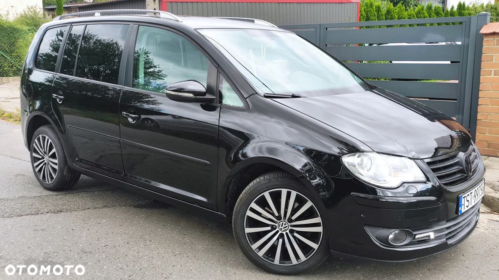 Volkswagen Touran 2.0 TDI DPF Highline - 26