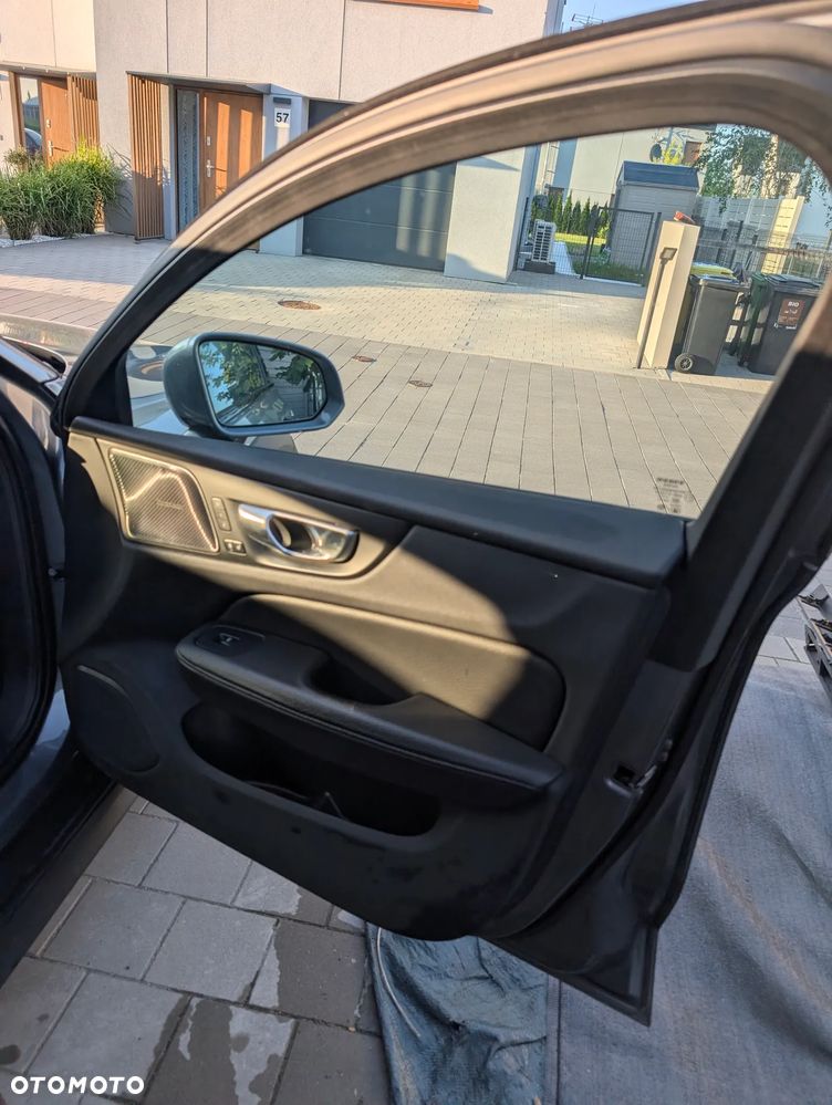 Volvo V60 Cross Country - 14