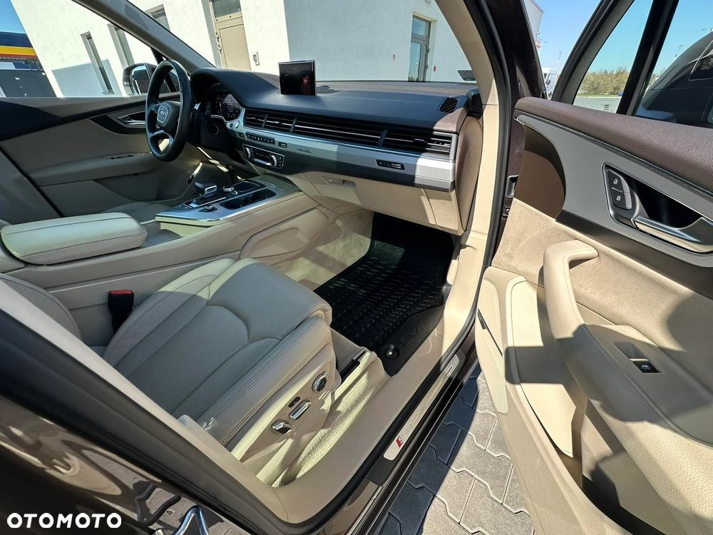 Audi Q7 3.0 TFSI Quattro Tiptronic - 11