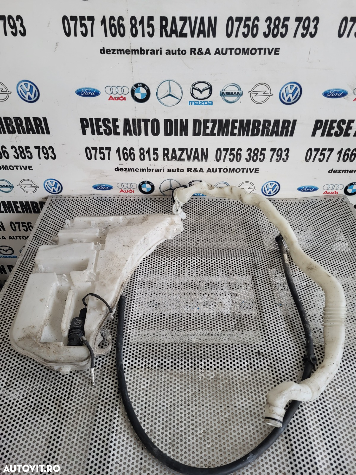 Vas Lichid Parbriz Stropgel Bmw F10 Xenon Complet Dezmembrez Bmw F10 F11 LCI M Paket Cod Motor N55B - 2