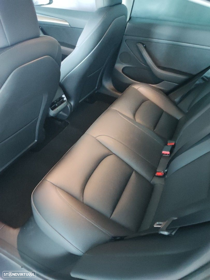Tesla Model 3 Standard Range Plus RWD - 4