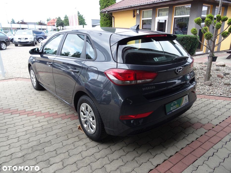 Hyundai i30 1.5 DPI Classic + - 7