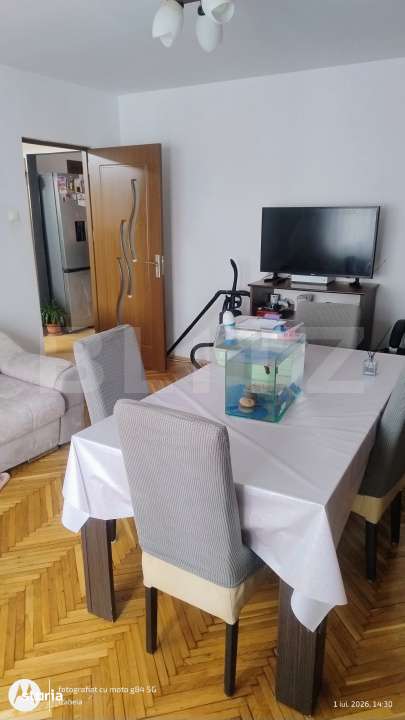 Apartament decomandat cu 3 camere, 67 mp, 2 bai si 2 balcoane inchise — fotografia 2