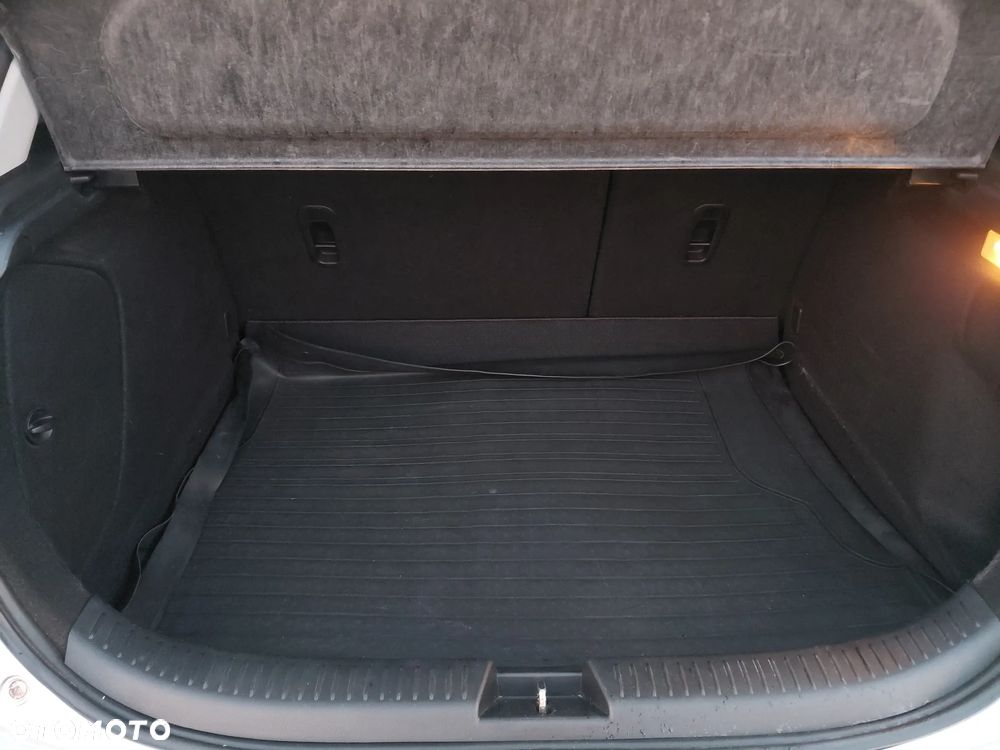 Mazda 3 1.6 Sport Active - 25