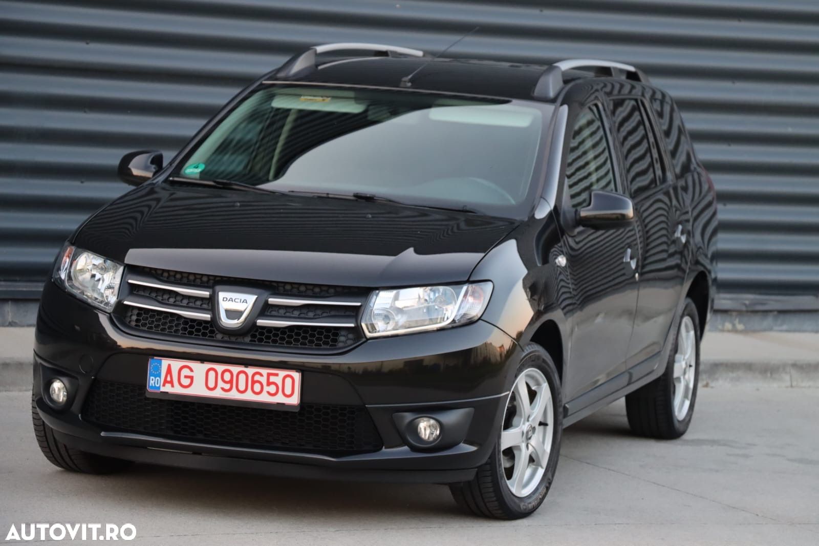 Dacia Logan MCV 1.2 16V 75 Laureate - 1