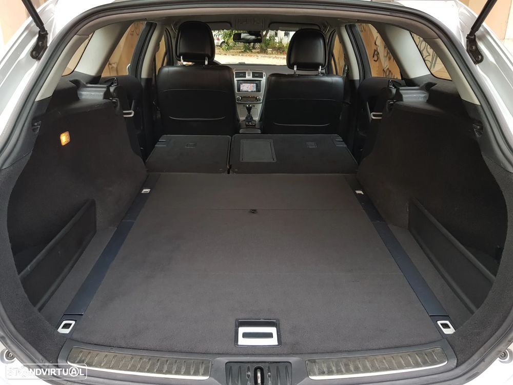 Toyota Avensis 2.0 D-4D Exclusive +Pele+GPS — fotografia 50