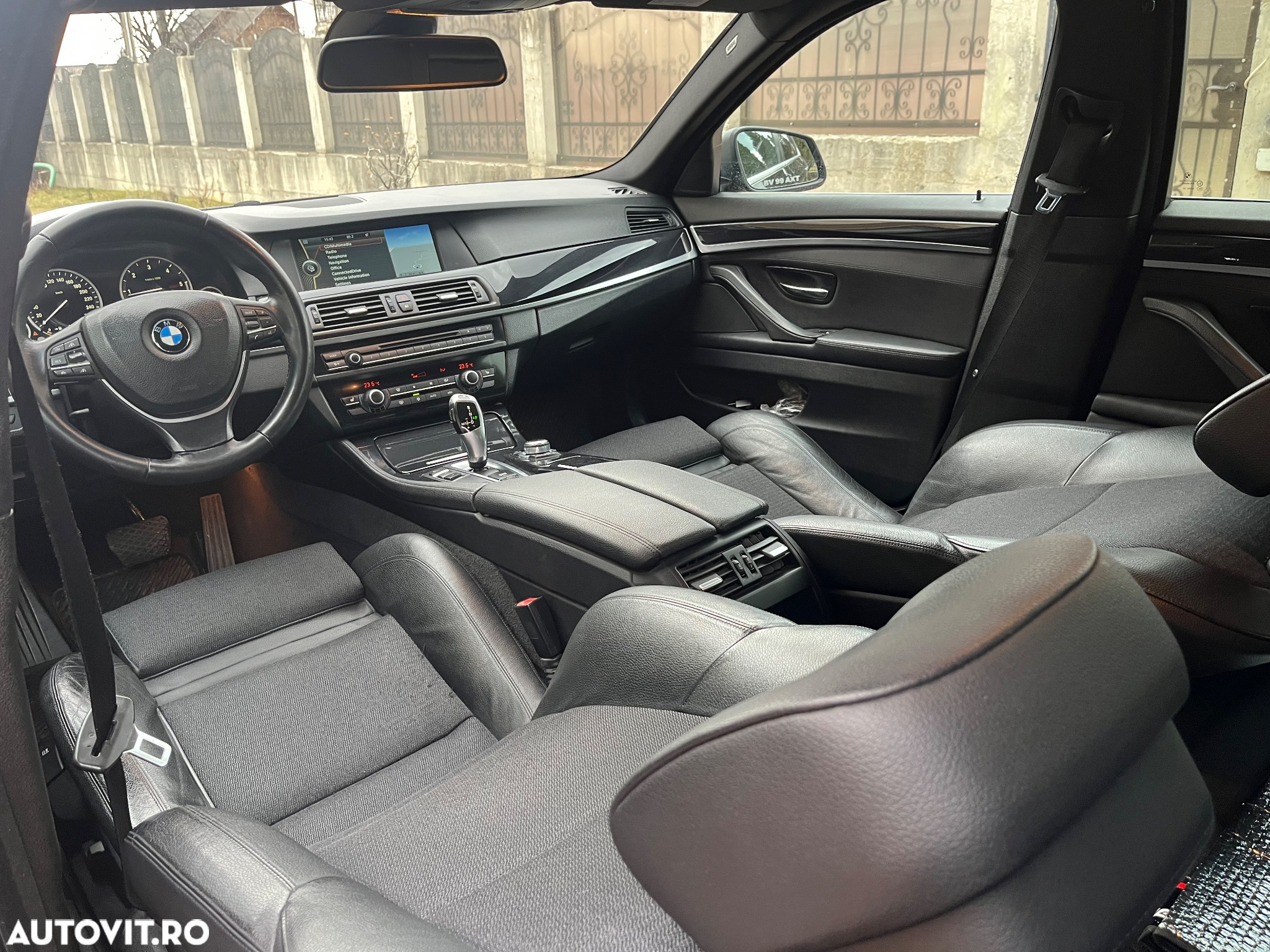 BMW Seria 5 525d Touring Sport-Aut. - 8