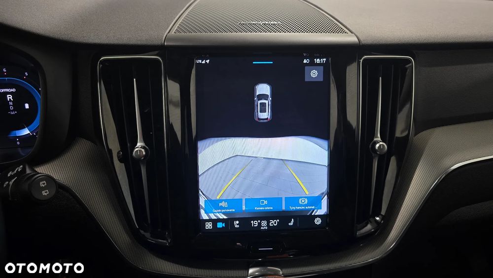 Volvo XC 60 B4 D Plus Dark - 33