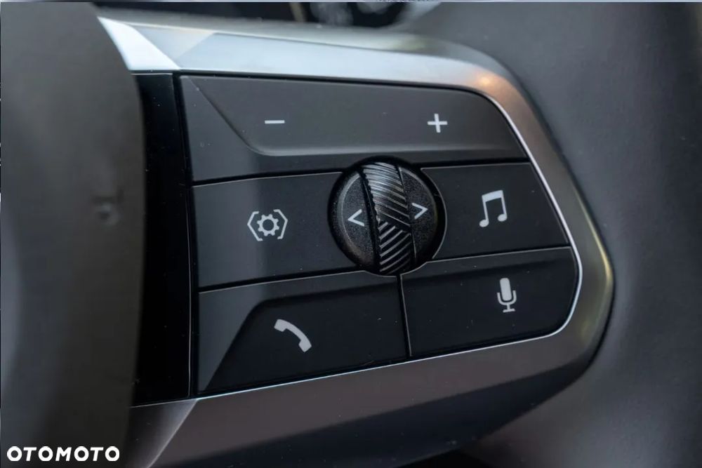 BMW X1 sDrive20i mHEV - 31