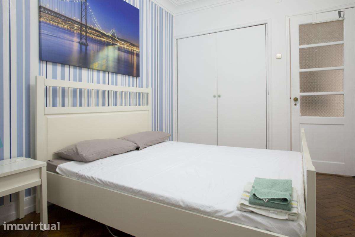 Quarto - localizado em Roma-Areeiro Lisbon - Grande imagem: 2/18