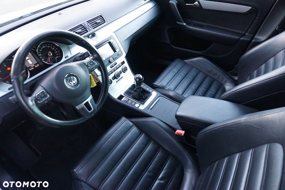Volkswagen Passat - 22