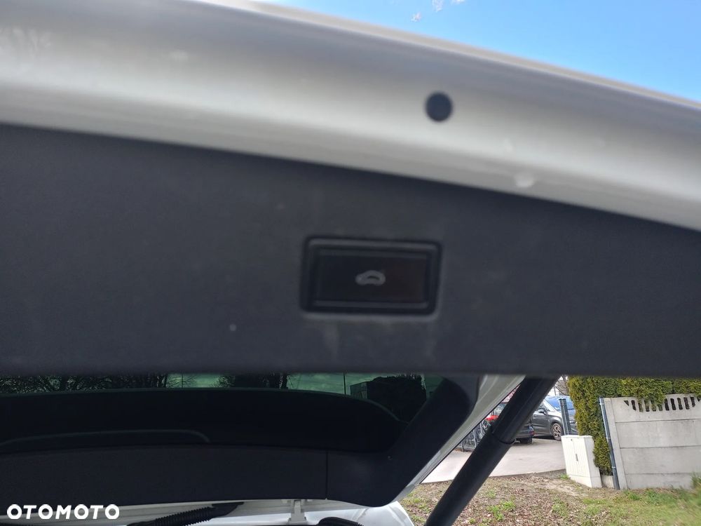 Volkswagen Tiguan 2.0 TDI SCR 4MotION DSG R-Line - 20