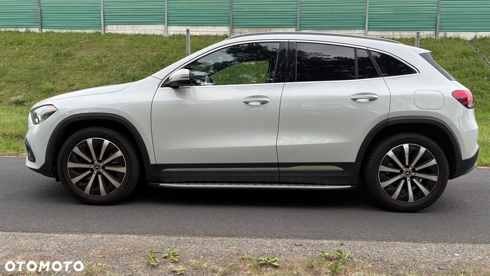Mercedes-Benz GLA 250 4Matic 8G-DCT AMG Line - 17