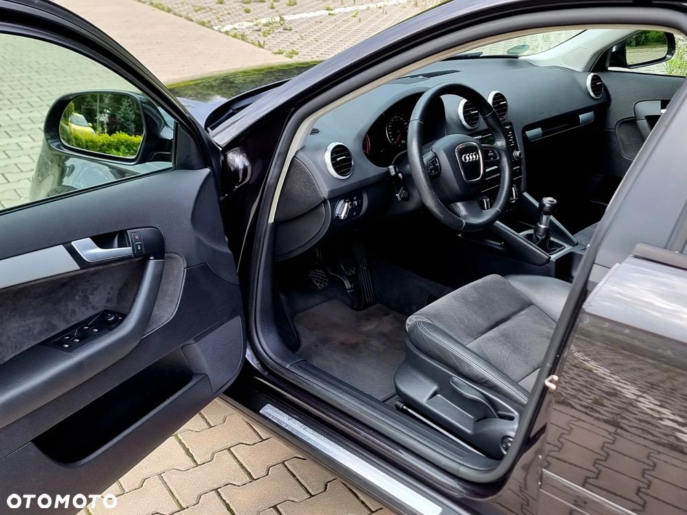 Audi A3 Sportback - 12