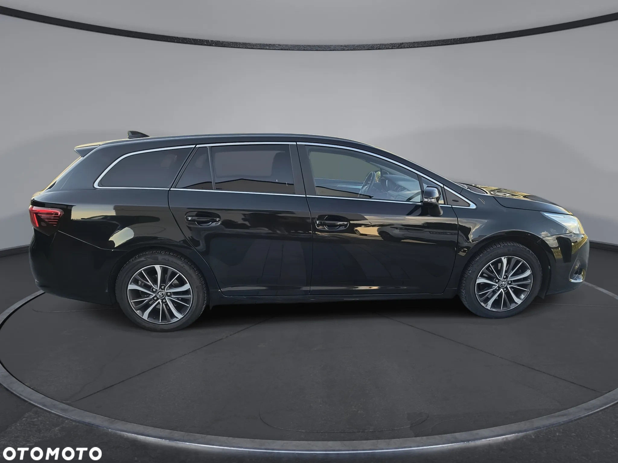 Toyota Avensis 2.0 D-4D Premium - 5