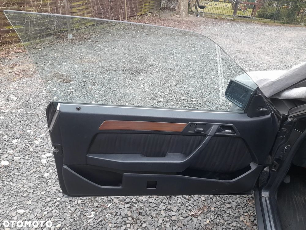 Mercedes-Benz W124 (1984-1993) - 21