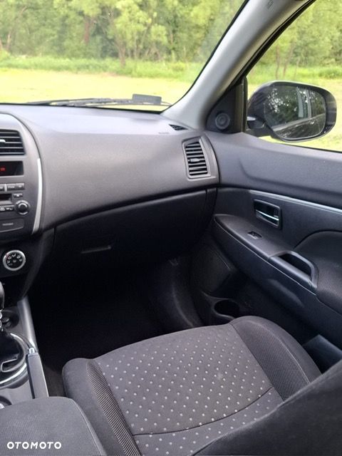 Mitsubishi ASX 1.8 DID Instyle 4WD AS&G - 12