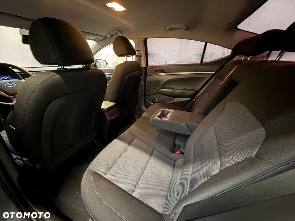 Hyundai Elantra 1.6 Classic Plus - 25