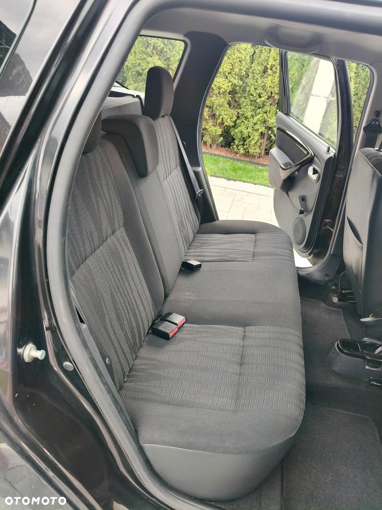 Dacia Duster 1.6 - 17