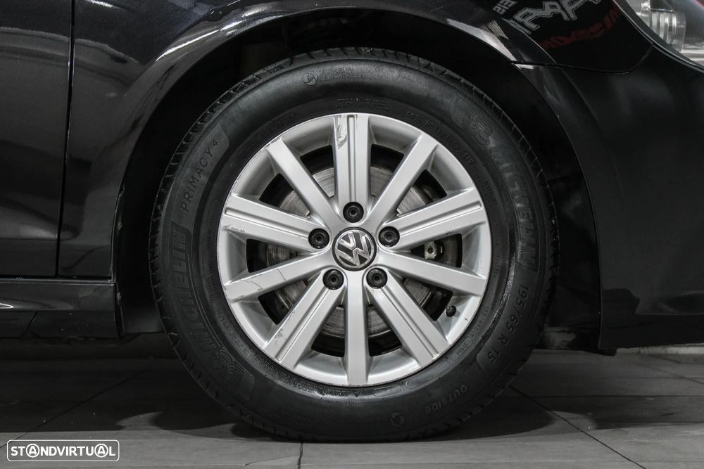 VW Golf 1.6 TDi Trendline BlueMotion - 13