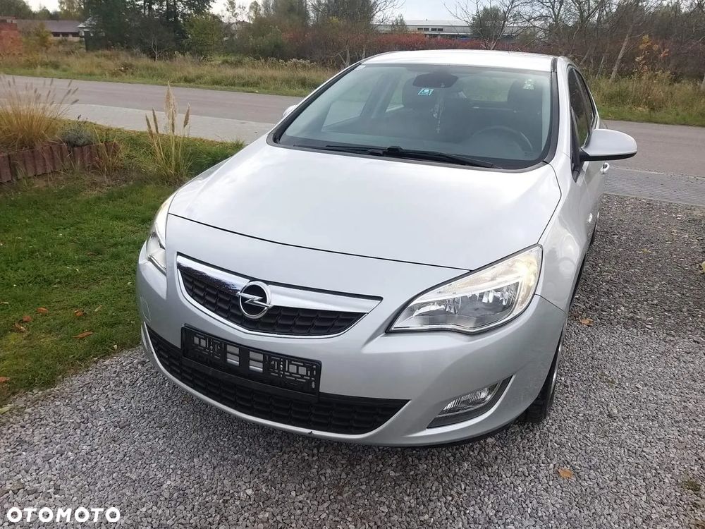 Opel Astra 1.6 Turbo Sport - 1