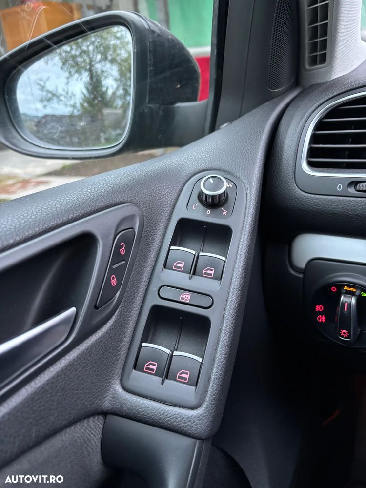Volkswagen Golf 1.6 TDI BlueMotion Technology DPF Comfortline DSG - 9