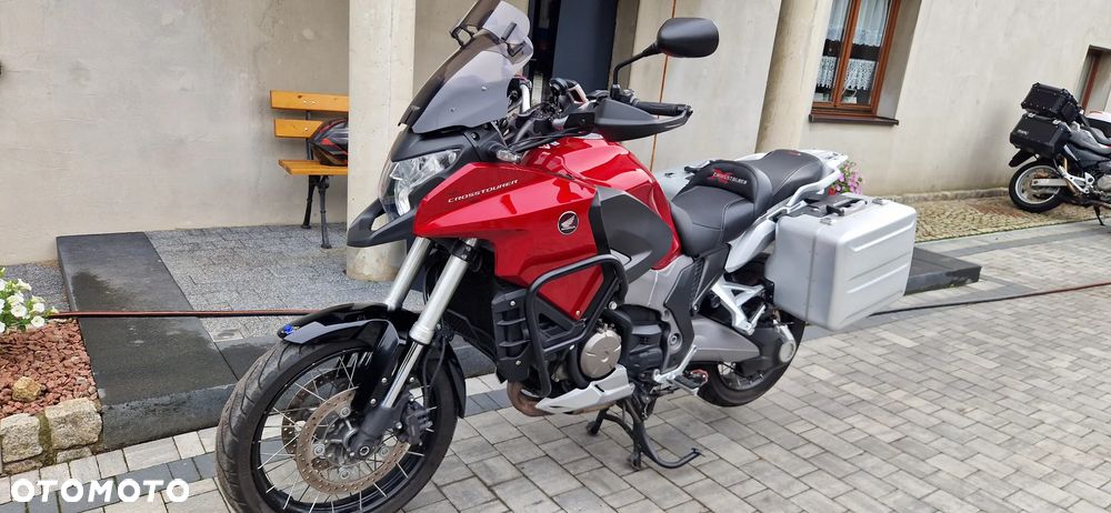 Honda VFR - 12