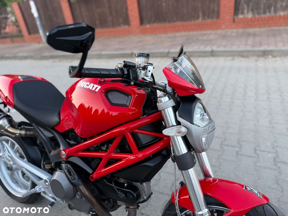 Ducati Monster - 4
