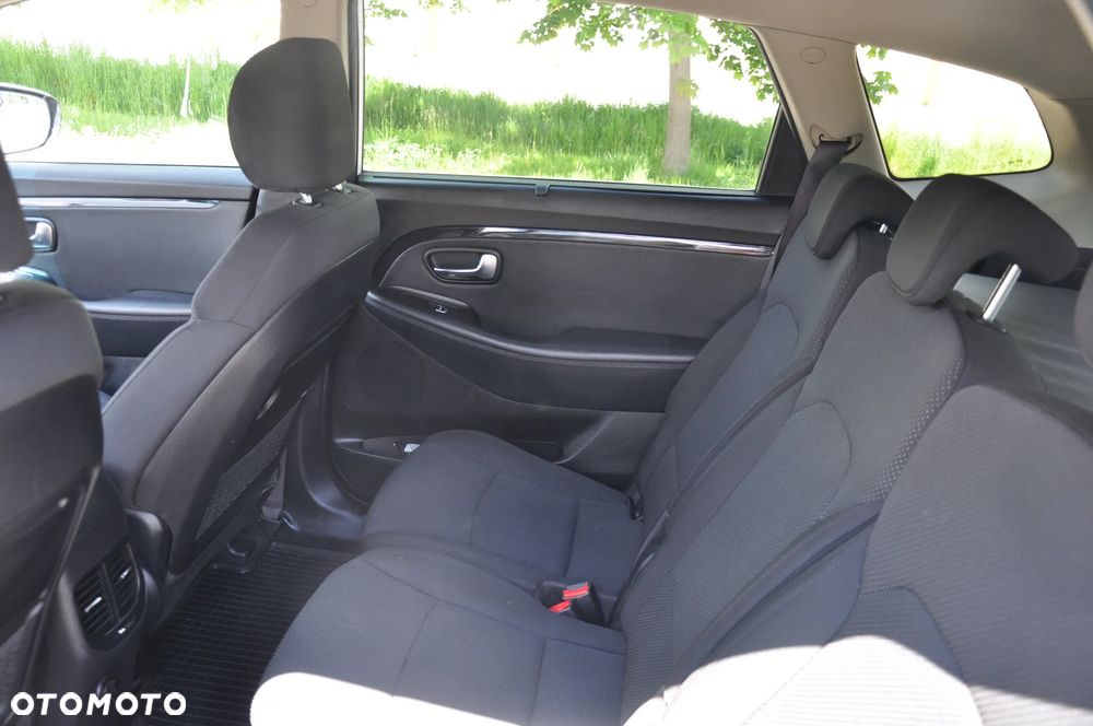 Kia Carens 1.6 GDI L - 13