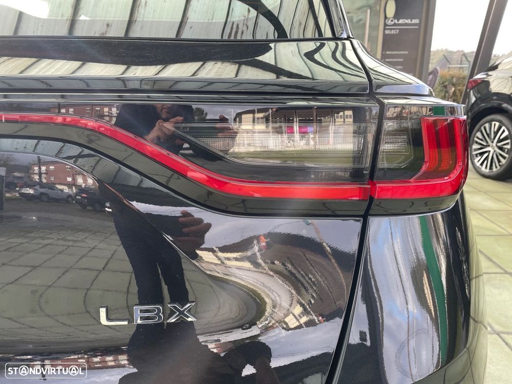 Lexus LBX Elegant - 18