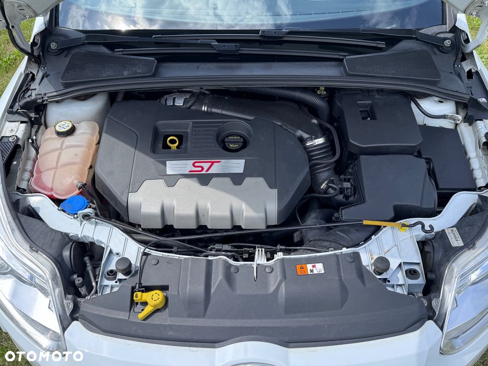 Ford Focus 2.0 EcoBoost ST mit Leder-Sport-Paket - 30