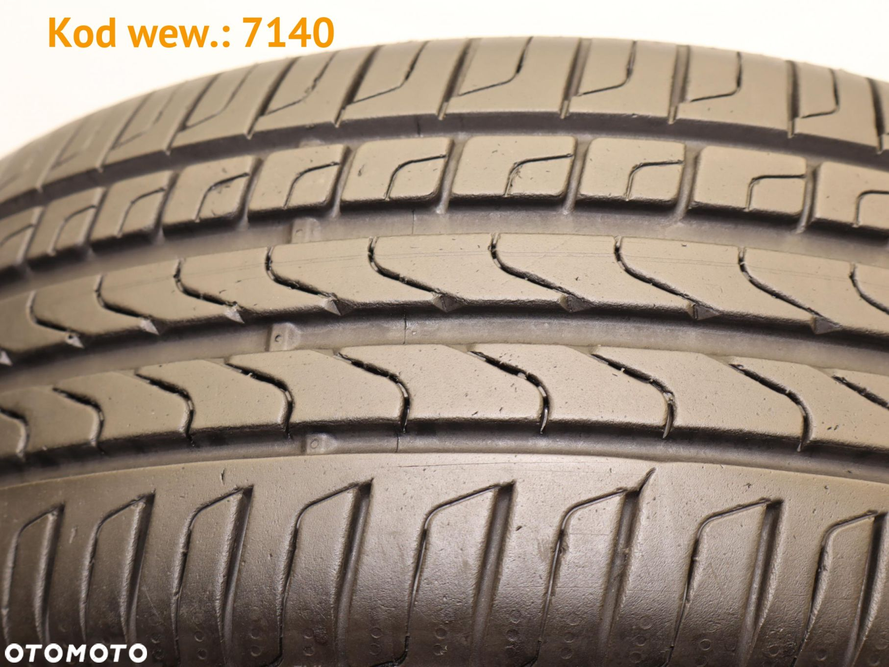 Pirelli Cinturato P7 - 215/55 R17 - 8