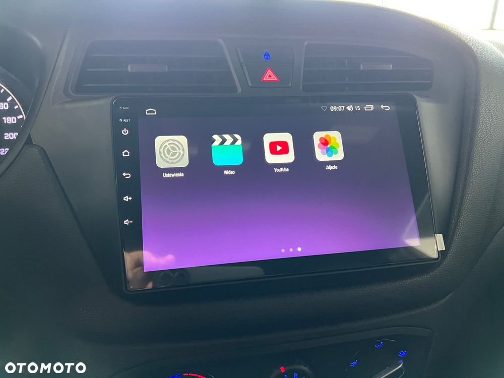 Hyundai i20 - 20