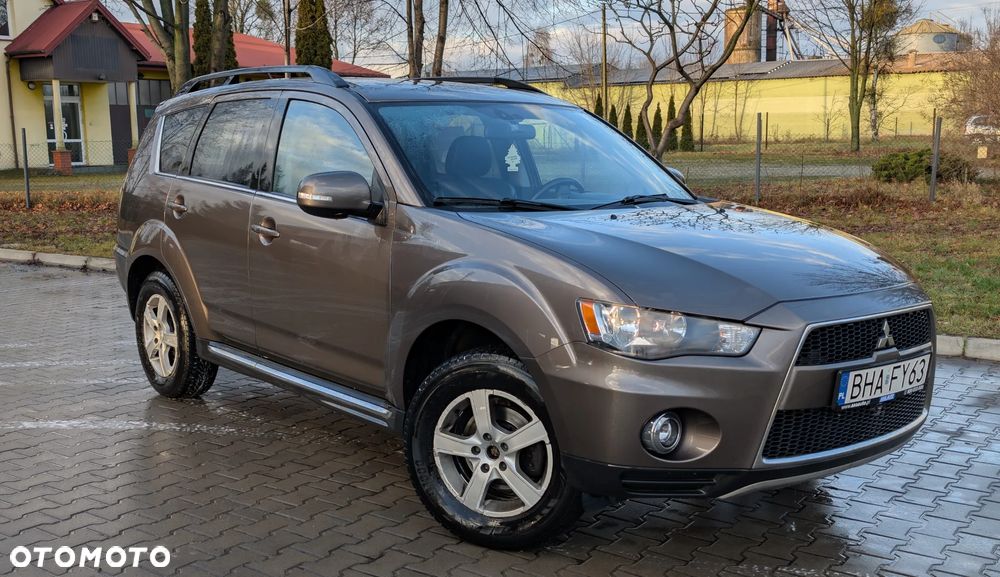 Mitsubishi Outlander 2.0 Intense NAVI 2WD EU5 - 1