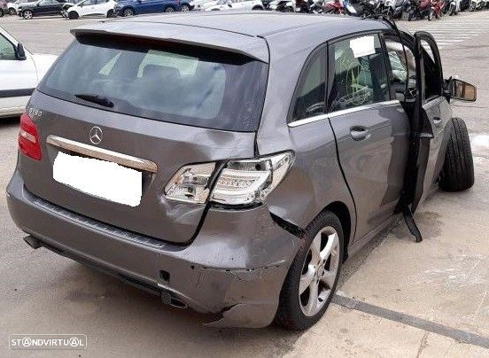 Peças Mercedes-Benz B180i (W246) 2013 - 2