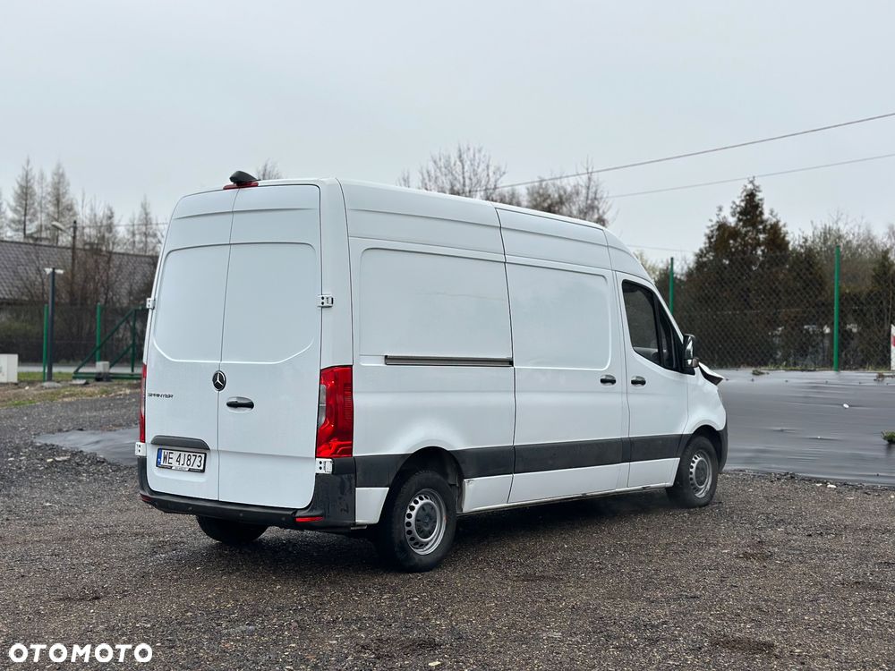Mercedes-Benz Sprinter - 10