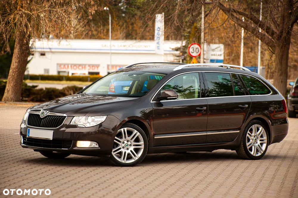 Skoda Superb 2.0 TDI DSG Exclusive - 9