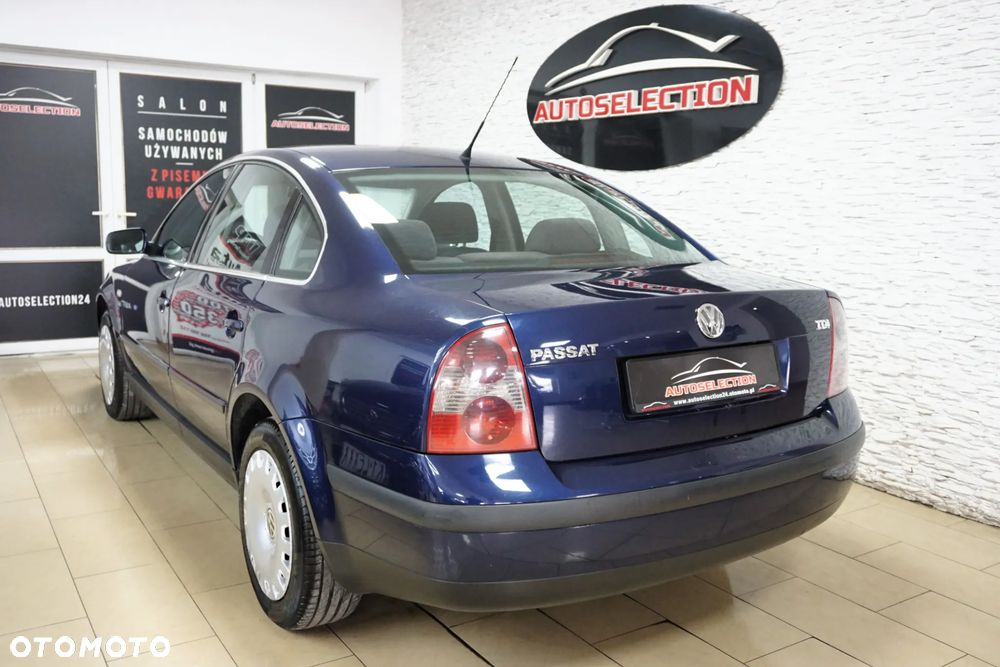 Volkswagen Passat 1.9 TDI Comfortline - 11