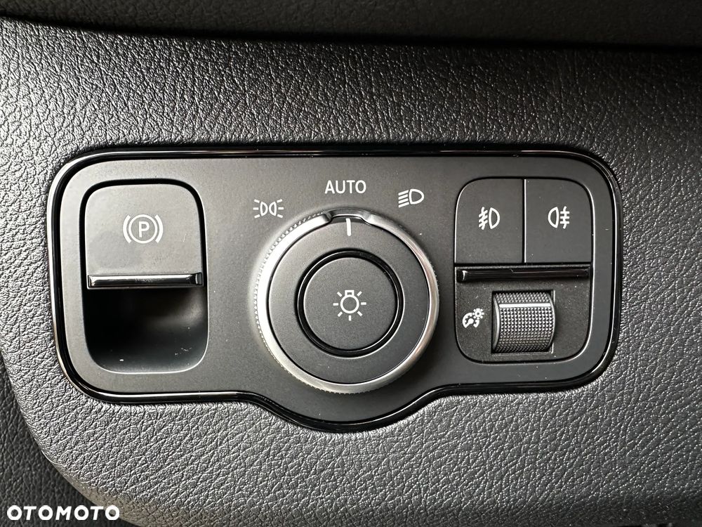 Mercedes-Benz Sprinter 319 CDI Furgon 3665 mm L2H2 - 32