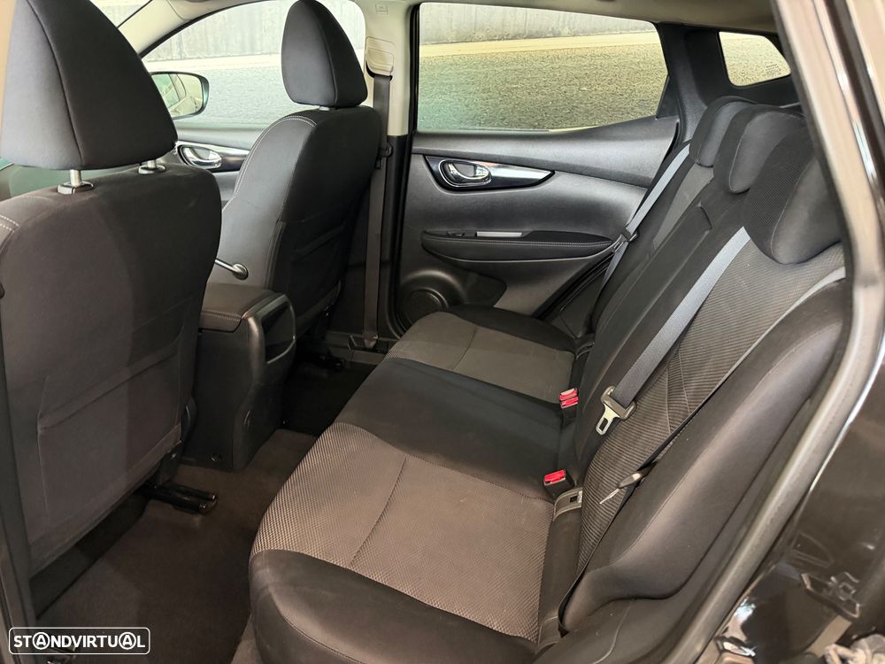 Nissan Qashqai 1.5 dCi N-Connecta 18 - 6