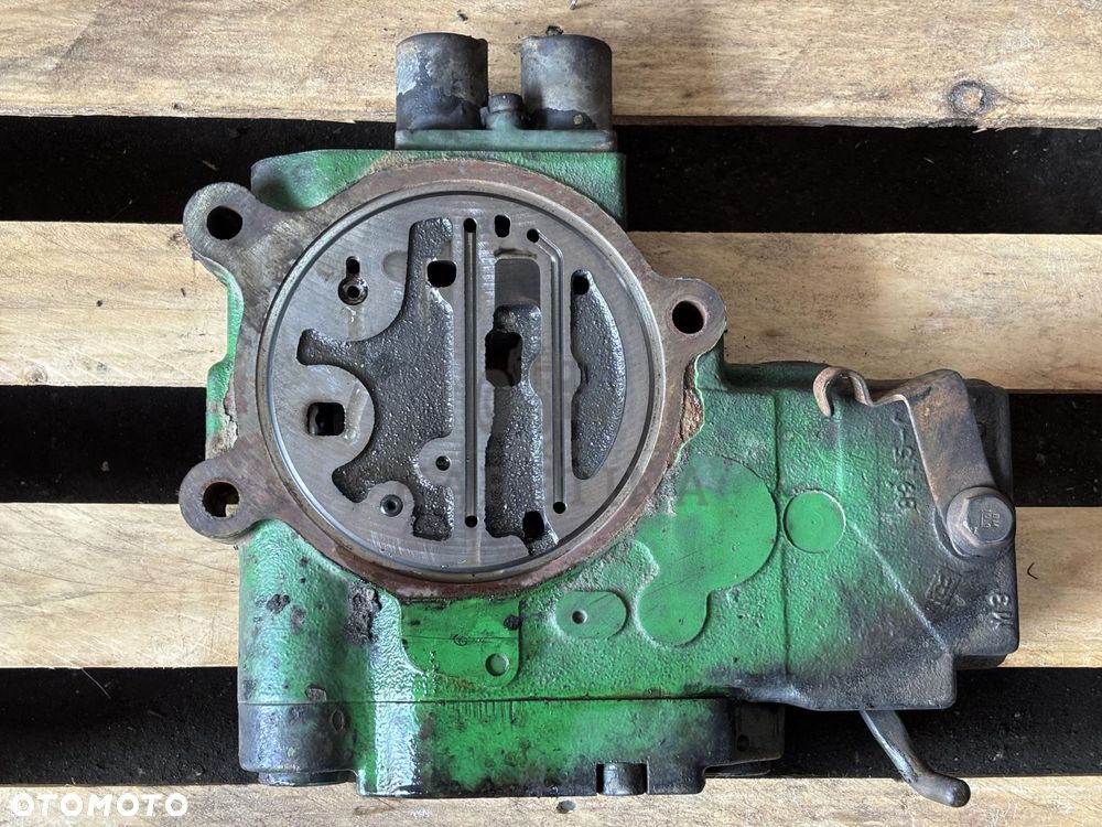 John Deere 8130 8230 8430 8530 9230 9630 Rozdzielacz Hydrauliczny CZĘŚCI RE262092 - 1