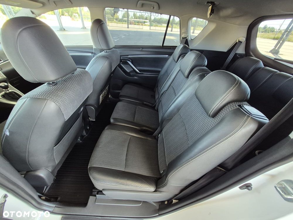 Toyota Verso 1.8 Prestige 7os - 14