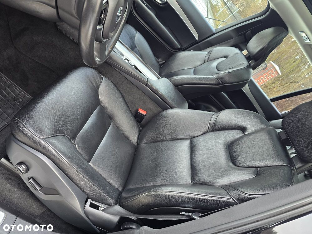 Volvo XC 90 D5 AWD Geartronic Momentum - 17