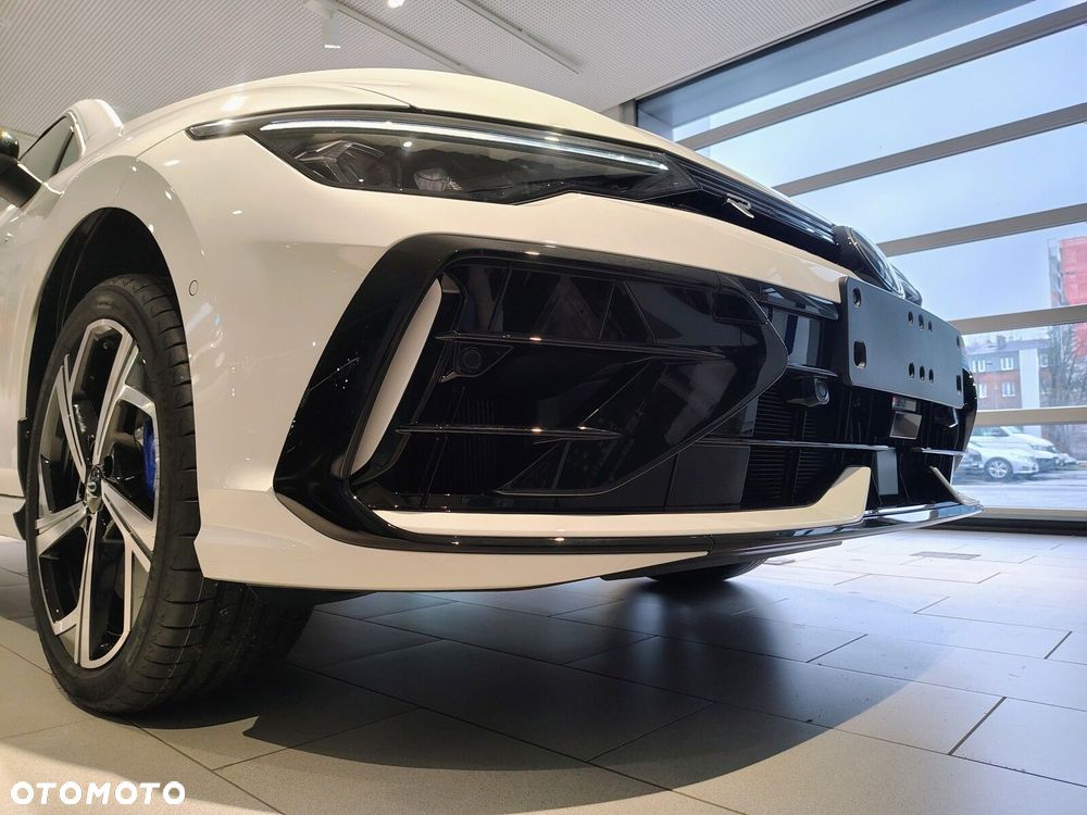 Volkswagen Golf - 10